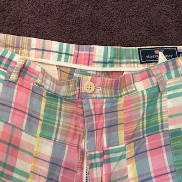 9" inseam Vineyard Vines shorts - Picture 4 of 5